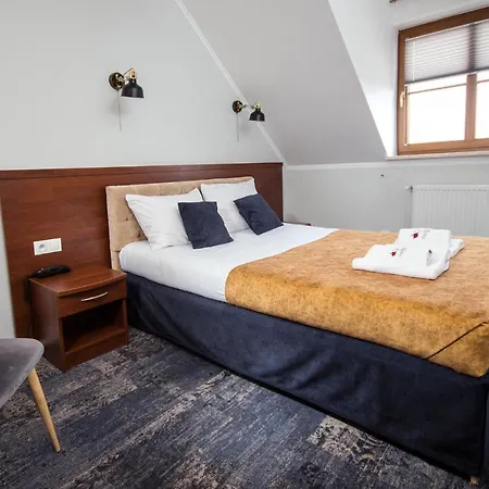 Trzy Roze Hotel Zemborzyce Dolne